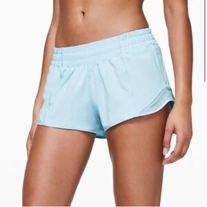 Lululemon Hotty Hot Low Rise Lined Short 2.5”